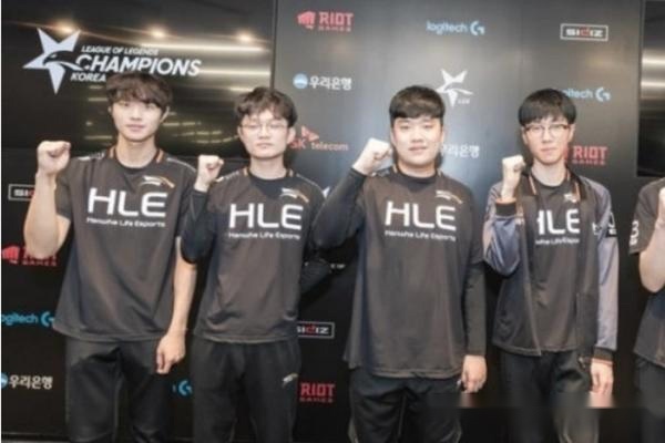 星足球队 星足球队