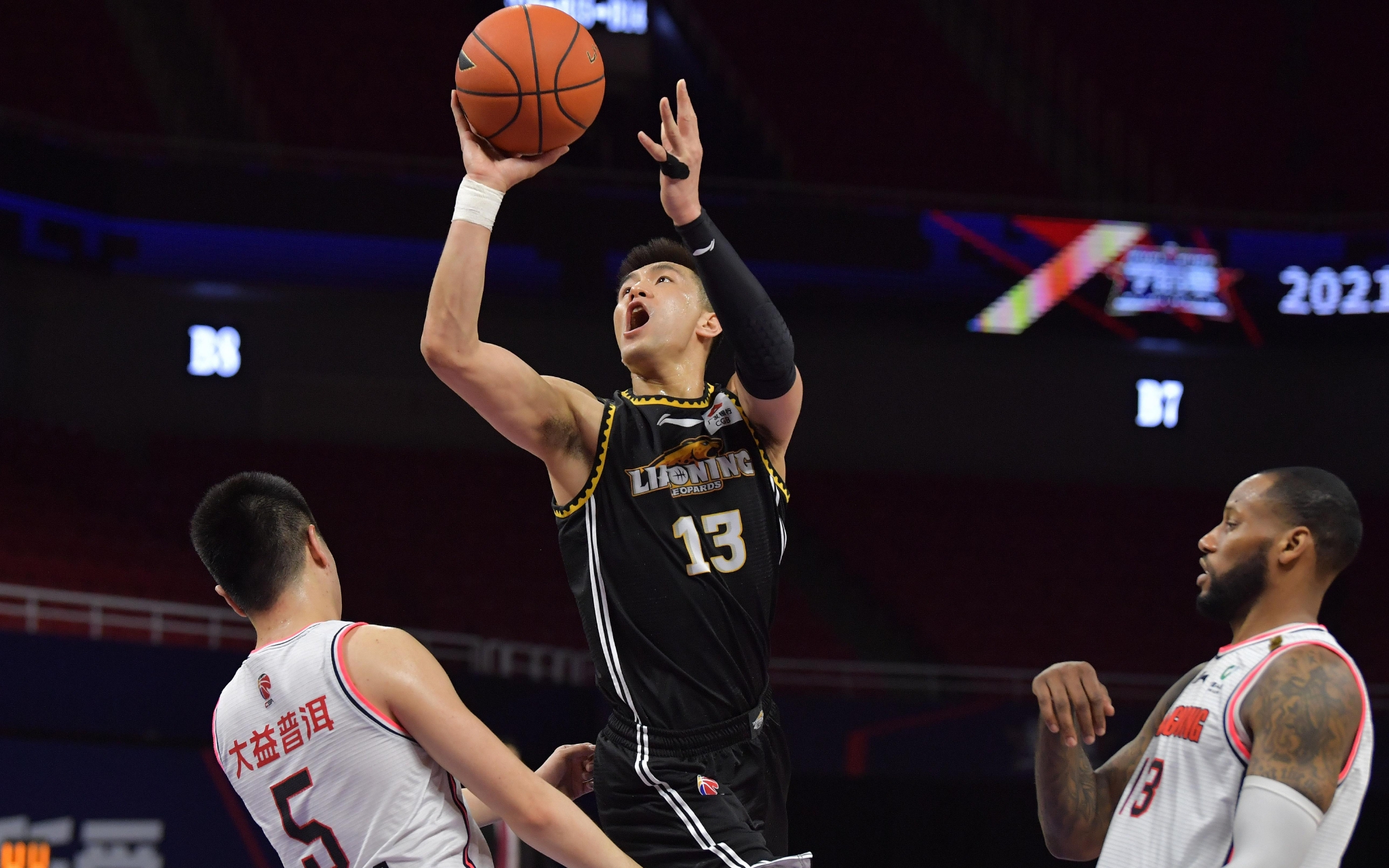 阿尔瓦雷斯 阿尔瓦雷斯